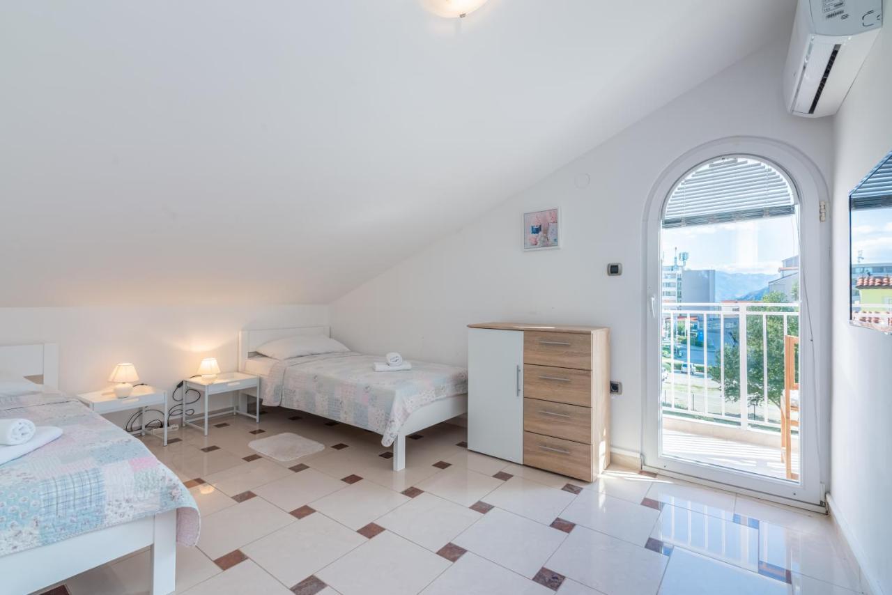 Beautiful Apartment Lovorka 6 , Baska, Krk Exterior photo